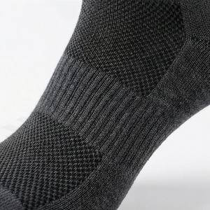 Chaussettes de ski et de snowboard entièrement rembourrées en laine chaude pour l'hiver, pour hommes et femmes, couleur personnalisée, équipement sportif thermique de performance athlétique - Product Image 5