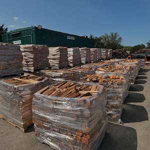 Briquettes de bois de chêne compressées de qualité supérieure, écologiques, combustible biomasse de première qualité, source d'énergie à combustion propre, usage domestique, faible teneur en polluants - Product Image 2