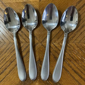 Juego de Cubiertos de Acero Inoxidable, Duradero, Resistente al Óxido, Perfecto para Comer a Diario y Ocasiones Especiales, Acero Espejado - Product Image 1