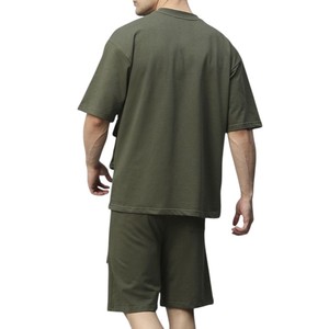 2026 เสื้อยืดคาร์โก้สีเขียวสำหรับผู้ชายดีไซน์ใหม่และกางเกงขาสั้นมีกระเป๋าชุดสองชิ้นชุดลำลองสไตล์สตรีทแวร์ขนาดใหญ่คุณภาพสูง - Product Image 2