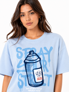 T-shirt graphique bleu clair de qualité supérieure pour femme, imprimé style spray art, coupe oversize, décontracté, en coton, col rond, manches courtes - Product Image 4