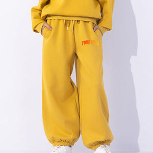 กางเกงจ็อกเกอร์ขายส่งสีเหลืองเข้มสำหรับผู้หญิง ทรงตรง ผ้าฝ้ายฟลีซ ระบายอากาศได้ดี สไตล์หลวม ทรงปกติ ใส่สบายๆ - Product Image 4