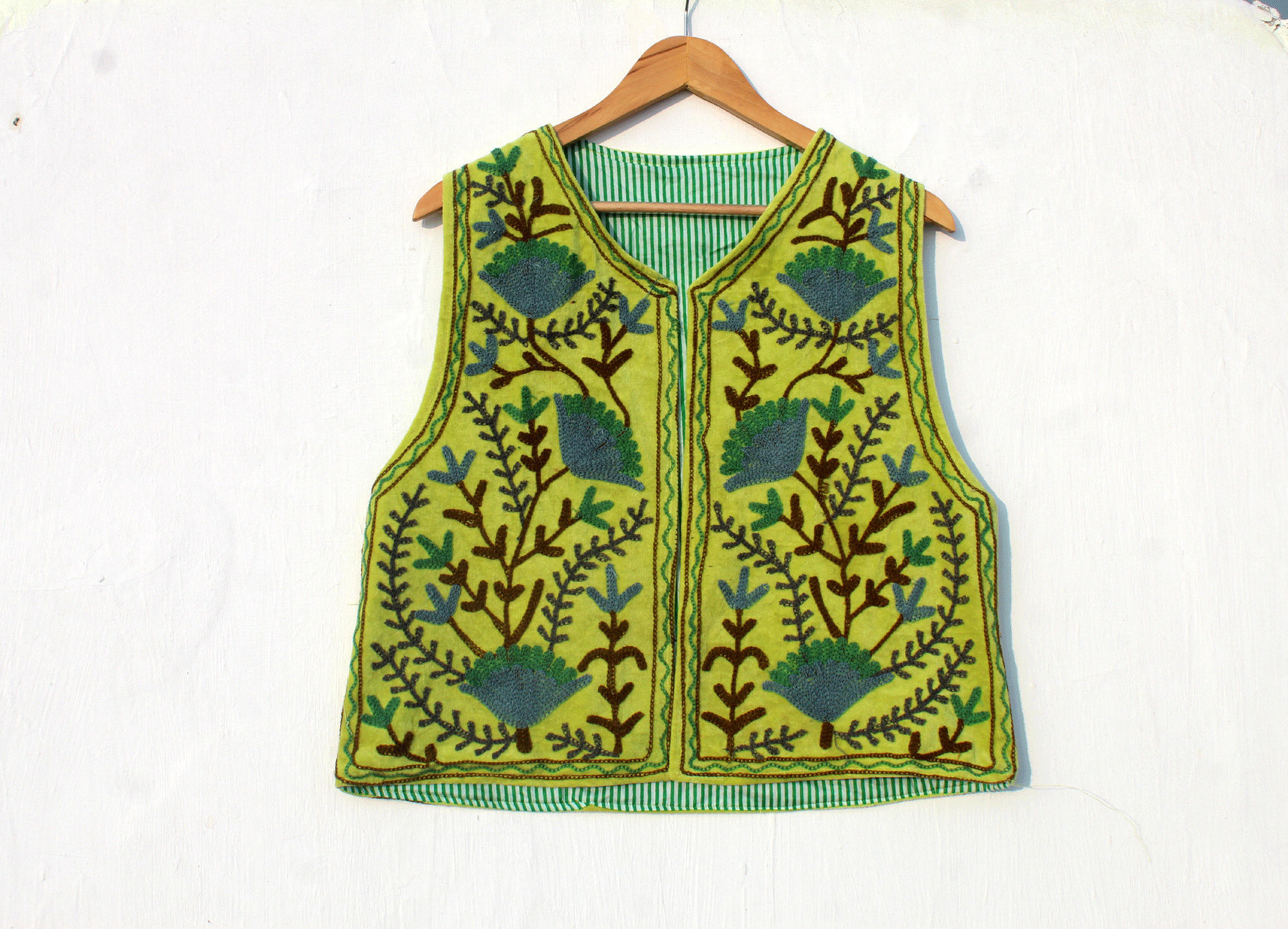 สีเหลือง