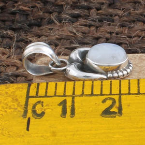 Pendentif vintage en pierre de lune arc-en-ciel naturelle, argent sterling 925 plaqué platine, collier artisanal à reflets bleus, bijoux unisexe - Product Image 6