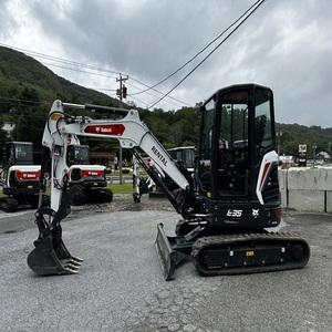 Compre la miniexcavadora Bobcat E35 diseñada para eficiencia y una fuerza de excavación superior, confiada por profesionales en diversas industrias. - Product Image 2