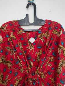 Robe kaftan en coton indien à imprimé tigre, faite à la main, confortable, style bohème, idéale pour la plage - Product Image 3