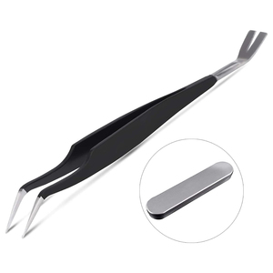 Herramientas de Alta Calidad para la Eliminación de Garrapatas en Animales, Pinzas de Acero con Alto Contenido de Carbono Recubiertas de Papel Negro de 14 cm para Eliminar Pulgas y Garrapatas - Product Image 1