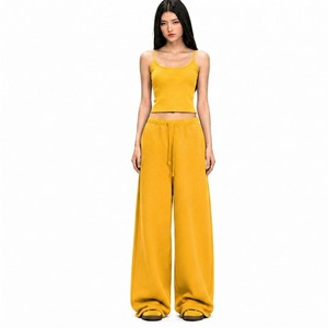 เสื้อกล้ามทรงสั้นแบบมีซี่โครง ผ้าเนื้อแน่น ทรงปกติ กางเกงขายาวทรงกว้าง ชุดลำลองใส่สบายสำหรับทุกวัน ชุดเสื้อผ้าฤดูหนาวพรีเมียม - Product Image 4