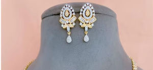 Attrayant Designer AD Stones Look Or Tone Pendentif Ensemble Avec Boucles D'oreilles pour Femmes Et Filles Fêtes De Mariage Porter Des Collections - Product Image 3
