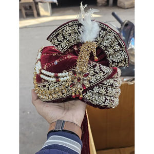 Turbante de novio de terciopelo rojo real bordado, Pagdi indio para boda (55 cm) - Product Image 1