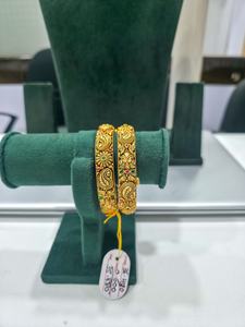 Brazalete de Oro Sólido de 22K, Estilo Templo Antiguo, Kada Nupcial India con Motivo de Elefante, Piedras Rosas y Verdes, Joyería Tradicional Nakshi - Product Image 3