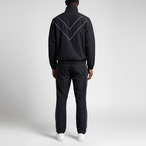 Ensemble survêtement coupe-vent deux pièces personnalisé, coupe régulière, décontracté, uni, coupe-vent, écologique, respirant, avec bande réfléchissante - Product Image 3