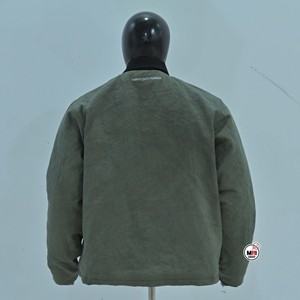Blouson bomber homme vert olive de haute qualité avec imprimé Jésus, détails rivets, style streetwear, col rabattable, fermeture éclair, idéal pour l'automne - Product Image 3