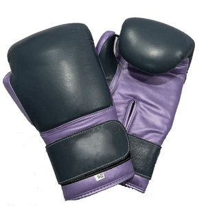 Guantes de Boxeo de Cuero Verde Daizen Star, Cierre de Cordones en Todos los Dedos, Correa de Muñeca Ajustable, Embalaje Personalizable con Impresión en Lámina - Product Image 1