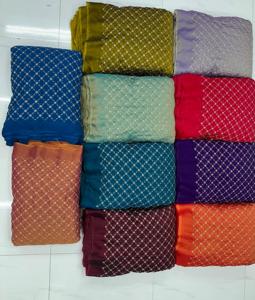 Tissu Statement Material Fandy 44 pouces, fluide et drapé, aspect poli, pour vêtements haut de gamme, robes de cérémonie pour femmes et pièces supérieures - Product Image 1