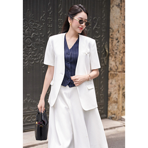 Blazer blanc élégant pour femme, manches courtes, col en V, un bouton, style décontracté pour le bureau, en spandex/polyester, JAYCE - Product Image 3