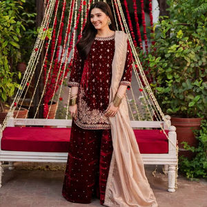 Pantalon Sharara artisanal moderne ethnique en velours de viscose épais et pailleté, fluide, pour toutes les occasions : Printemps, Diwali, Été, Automne, Remise de diplôme - Product Image 1