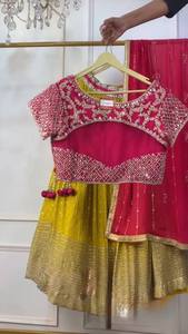 Ensemble Lehenga Choli Tennecy Foux en fil de gorgette à sequins – Style soirée, hiver, longueur cheville, extensible, séchage rapide, réversible, protection solaire - Product Image 4