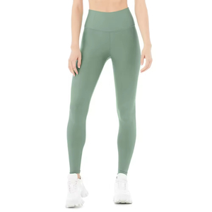 Ensemble de yoga pour femmes avec logo personnalisé, design nouveau, léger, respirant et de qualité supérieure - Product Image 2