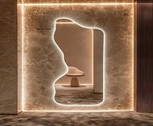 Miroir de maquillage LED Daystar Trade à ondes irrégulières, interrupteur tactile, lumière ambiante, design moderne décoratif mural, rétroéclairé - Product Image 1