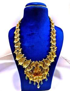 Ensemble de collier en or massif 22 carats |   Bijoux de mariée indiens traditionnels, artisanaux et anciens, disponibles en OR/ARGENT/BRASS. - Product Image 4