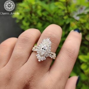 Anillo de Compromiso Charm Jewells con Moissanita Corte Cojín Certificada IGI, Chapado en Oro de 18K, Engaste de Garras, Anillo de Boda Clásico para Mujer 3 - Product Image 4