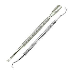 Ensemble de coupe-cuticules et repousse-cuticules double face 2 pièces – Kit de manucure et pédicure en acier à haute teneur en carbone avec 4 fonctions de précision pour salon - Product Image 1