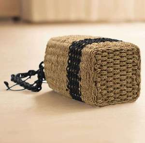 Apportez une touche d'énergie chaleureuse à votre style saisonnier avec ce charmant sac en fil naturel, conçu pour un look chaud et saisissant, disponible dès maintenant. - Product Image 5