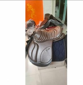 Equipo de Equitación al por Mayor, Silla de Montar Inglesa de Cuero, Silla de Montar de Cuero Genuino para Caballos, Disponible en Madera, Precio de Fábrica - Product Image 3