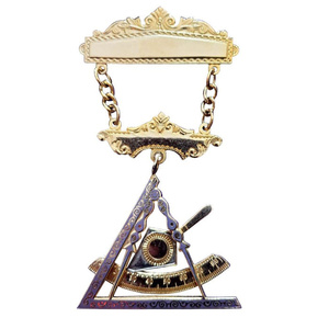 Medalla de Regalia Masónica Chapada en Oro con Joya de Pecho del Ilustro Consejo Maestro y Cinta Morada, Joya Masónica - Product Image 2