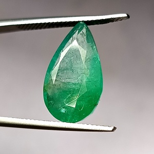 Esmeralda Zambiana Natural de 6.90 Quilates, Corte Pera Facetado, Piedra Preciosa Suelta - Product Image 3