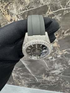 Montre mécanique Moissanite Iced Out avec cadran rond, bracelet de 20 mm, boîtier en acier inoxydable et bracelet en silicone pour homme - Product Image 4