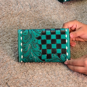 กระเป๋าสตางค์ผู้หญิงหนังแท้สไตล์วินเทจกันน้ำป้องกันการโจรกรรมของขวัญส่วนบุคคลฝาครอบคลัทช์ทำด้วยมือจำนวนมาก - Product Image 3