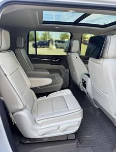 SUV grand format XL Denali 2021 d'occasion, finition de luxe haut de gamme - Product Image 2
