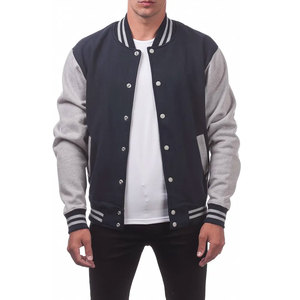 เสื้อแจ็คเก็ตวาร์ซิตี้สีดำสำหรับผู้ชาย ยี่ห้อ Econex ผลิตจากผ้าฟลีซ คอตั้ง แขนยาว ทรงลำลอง สวมใส่สบายในฤดูหนาว ระบายอากาศได้ดี มีช่องด้านหน้า - Product Image 3