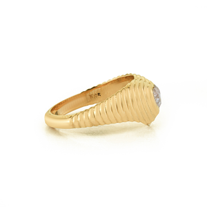 Impresionante Anillo de Oro Amarillo de 14K con Diseño de Corazón y Diamantes, Estilo Croissant, para Unisex, Joyería Brillante - Product Image 5