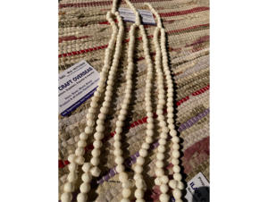 Tasbih Misbaha de 99 cuentas de hueso de búfalo pulido, rústico, islámico moderno, ecológico y religioso de ILAHI - Product Image 3