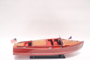 Modelo de Lancha Rápida de Madera Chris Craft Runabout 1930 Hecho a Mano - Réplica a Escala de Lancha Clásica para Decoración de Hogar u Oficina - Product Image 3