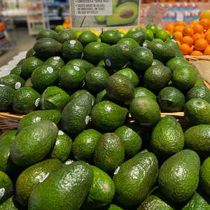 Aguacates Frescos Premium Variedad Fuerte, Tropicales y Subtropicales, 100% Naturales, Cremosos, Origen Austria, 10 kg/caja, Precio al por Mayor - Product Image 2