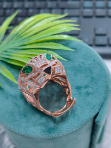 Bague en or rose avec diamant de laboratoire taille poire et taille ronde, motif panthère, design animal de luxe, bijou de cocktail tendance, cadeau pour femme - Product Image 4