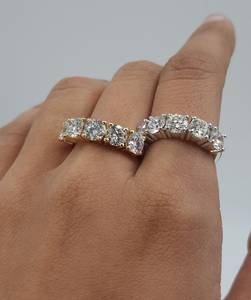 Anillo de Diamantes Cultivados en Laboratorio de 3 Quilates y 5 Piedras, Corte Brillante, Piedras Laterales Blancas, Oro de 18K |   Aniversario de Boda de Lujo con Certificado IGI de Moda - Product Image 5