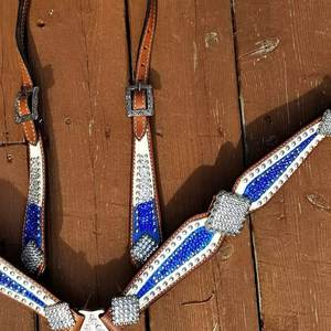 Conjunto de aparejos de cuero genuino para caballo estilo western con cierre de hebilla, cabezada y pechera azules con diseño de cocodrilo, personalizable - Product Image 4