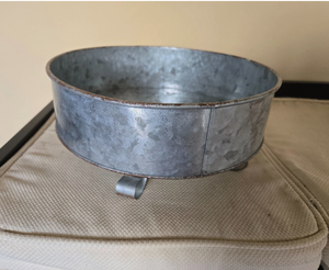 Bandeja Redonda Profunda de Metal Galvanizado Rústico, Bandeja de Almacenamiento de Metal Estilo Rústico Vintage, Acero Galvanizado con Acabado Desgastado - Product Image 5