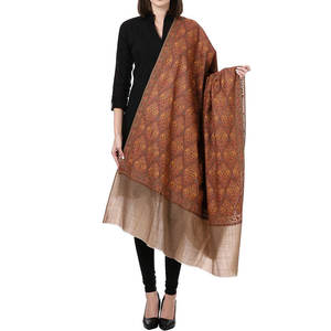 Chal de Invierno para Mujer, Grueso y Cálido, Estilo Dobby, con Borlas, Diseño Estampado, Logotipo y Talla Personalizables, Venta al Por Mayor, Alta Calidad - Product Image 5