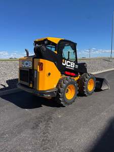 รถตักล้อยาง JCB 330 ได้รับการรับรองมาตรฐาน EPA และ CE เครื่องยนต์ดีเซลแบบตีนตะขาบ สีเหลือง พร้อมส่วนประกอบหลักของเครื่องยนต์ ระยะหมุนเลี้ยวสั้น - Product Image 2