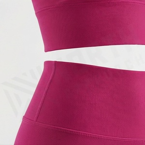 Conjunto de Ropa Deportiva para Hombre, Diseño Personalizado 2025, Color y Logotipo Personalizables, para Yoga, Gimnasio, Fitness y Ejercicio - Product Image 5