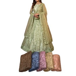 Robe de soirée élégante en organza brodé, coupe trapèze, longueur ras du sol, col bateau, manches longues, motif floral, pour femme - Product Image 1