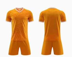 Tenue de football imprimée respirante légère à manches courtes, vêtements de sport personnalisables avec nom d'équipe pour usage actif et entraînement sportif 100% - Product Image 6
