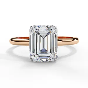 Bague solitaire en diamant de laboratoire taille émeraude 1 carat, sertie à quatre griffes, avec tige fine fendue, couleur or personnalisée, bijoux à marque privée - Product Image 1