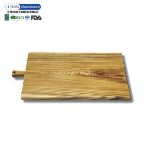 Planche à découper rectangulaire en bois de haute qualité avec poignée, motif naturel, design antidérapant, fabriquée au Vietnam - Product Image 5